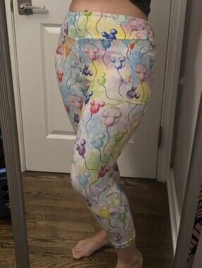 Amelia Rose OSC Mickey Mouse Capri Leggings With Pockets